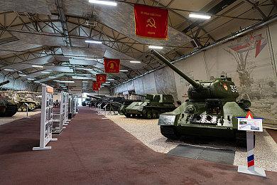 Codemasters《超级房车赛：传奇》上市预告片分享